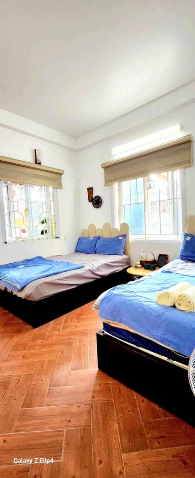 Ho 3 Phong Ngu Co Ban Cong * Hà Nội